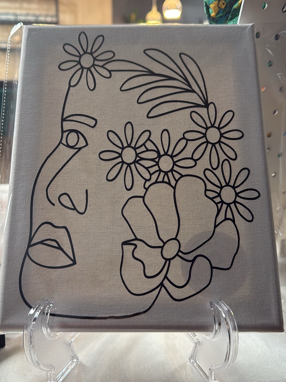 Modern Floral Line Art Canvas 

SIP & Paint Canvas